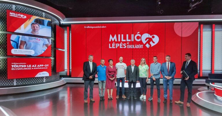 A kép a program sorsolásán készült.