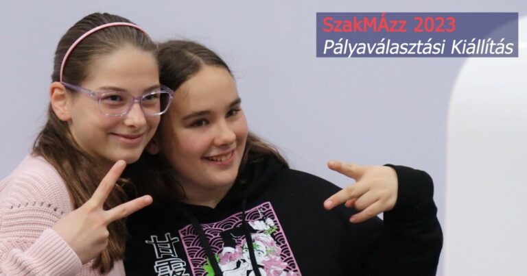 A képen két fiatal lány látható a SzakMÁzz budapesz pályaválasztási rendezvényén!